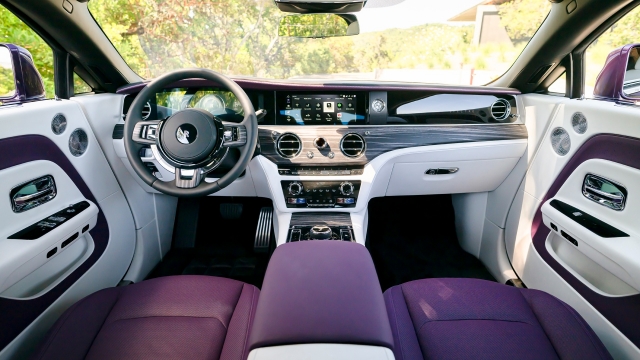 2024-rolls-royce-spectre-interio