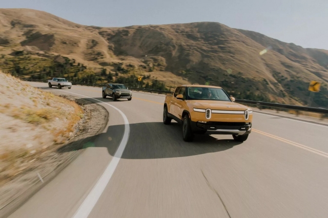 2022-Rivian-R1T-1536x1024