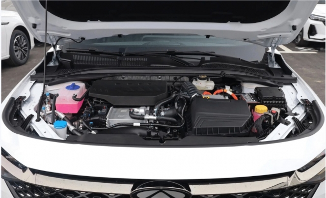 Sedan Chery Fengyun A8 ra mắt: Tầm hoạt động 1.400 km, giá quy đổi từ 411 triệu đồng 383990