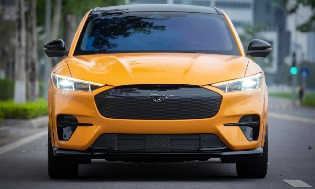 Xe điện Ford Mustang Mach-E chấp nhận bán
