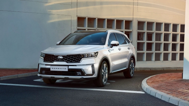 Kia điều chỉnh giá bán loạt SUV: Sorento giảm đến 60 triệu, Seltos tăng 5 triệu đồng 385351