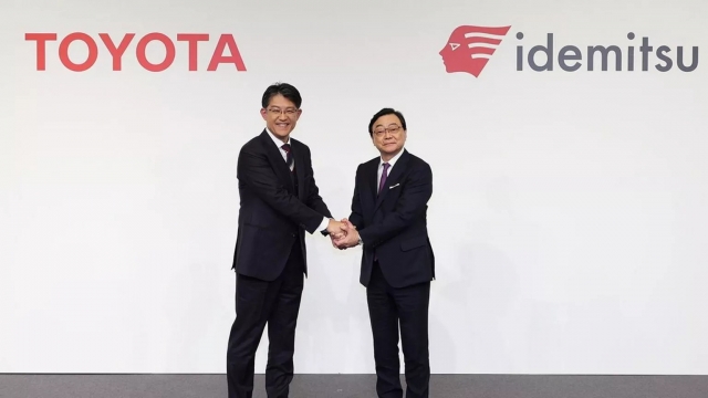 Toyota sắp ra mắt xe điện chạy bằng pin thể rắn đầu tiên với tầm hoạt động lên đến hơn 1.200 km 388839