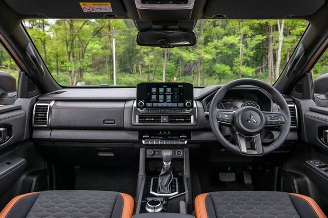 Bán tải Mitsubishi Triton Athlete thế hệ mới trình làng, giá quy đổi từ 777 triệu đồng 398705