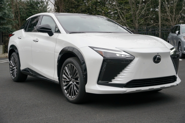 SUV điện Lexus RZ có thể sắp về Việt Nam: Ngang cỡ Mercedes-Benz EQE, tầm vận hành 450 km 398757