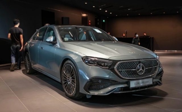 Mercedes-Benz E-Class 2024 chào sân thị trường Đông Nam Á, giá quy đổi từ 7,4 tỷ đồng 400195