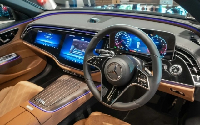 Mercedes-Benz E-Class 2024 chào sân thị trường Đông Nam Á, giá quy đổi từ 7,4 tỷ đồng 400197