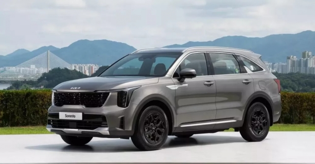 Có thế hệ mới, Hyundai Santa Fe vẫn chưa thể vượt qua 'người anh em' Kia Sorento trên sân nhà 403310