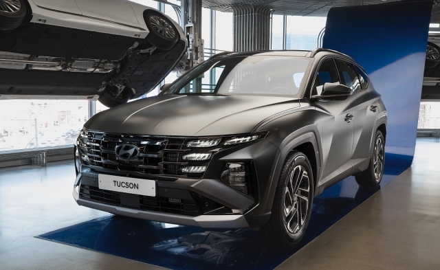 Có thế hệ mới, Hyundai Santa Fe vẫn chưa thể vượt qua 'người anh em' Kia Sorento trên sân nhà 403320