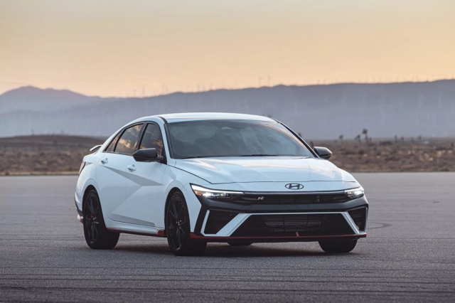 2024-Hyundai-Elantra-N-7-1536x10
