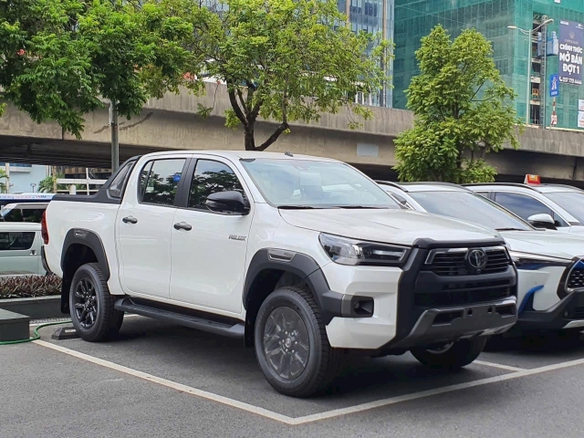 Ford Ranger tiếp tục là 'vua bán tải' với hơn 1.100 xe bán ra thị trường 410841