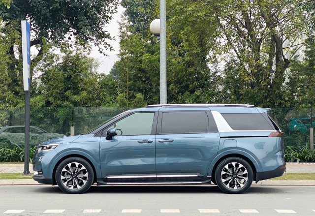 Xe gia đình Kia Carnival cũ rớt giá ngỡ ngàng sau 3 năm lăn bánh 411079
