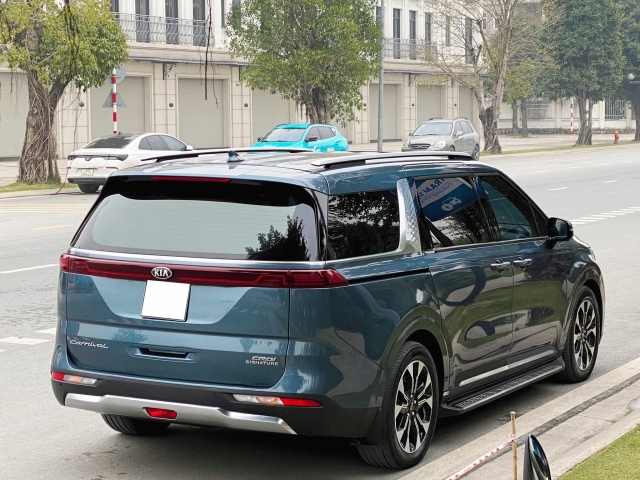 Xe gia đình Kia Carnival cũ rớt giá ngỡ ngàng sau 3 năm lăn bánh 411081
