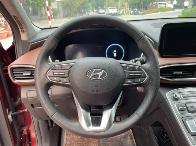 Sau 2 năm sử dụng, Hyundai Santa Fe 'lướt' được chủ nhân bán lại với giá khó tin 412759