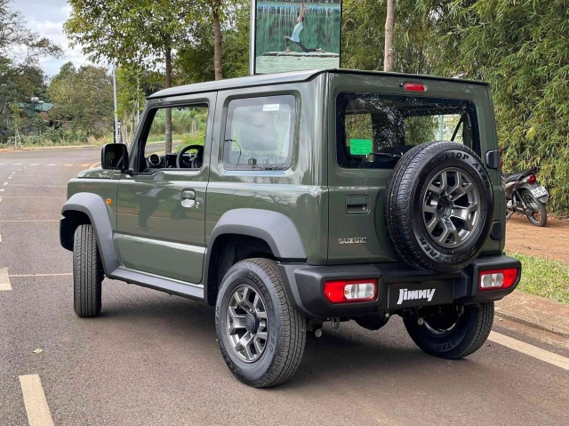 Suzuki Jimny tại Việt Nam được độ lại theo phong cách G 63 Brabus 413826