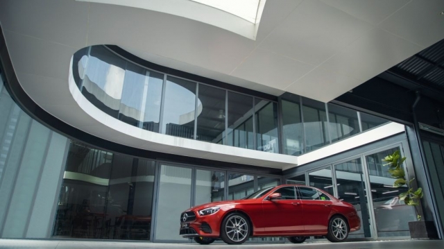 Mercedes-Benz Việt Nam giảm giá 'sập sàn' cho hàng loạt mẫu xe, cao nhất tới hơn 700 triệu đồng 414467