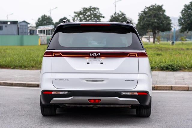 Sau 3 năm lăn bánh, MPV gia đình Kia Carnival 'lướt' lên sàn xe cũ với giá ngỡ ngàng 419712