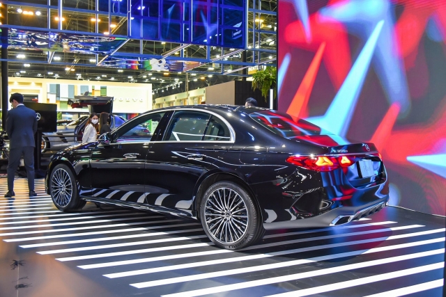 mercedes-benz-e-class-2024-1