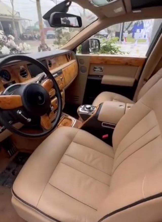 Cận cảnh cực phẩm Rolls-Royce Phantom Series II giá 15 tỷ trong đám cưới Quang Hải - Chu Thanh Huyền 431290