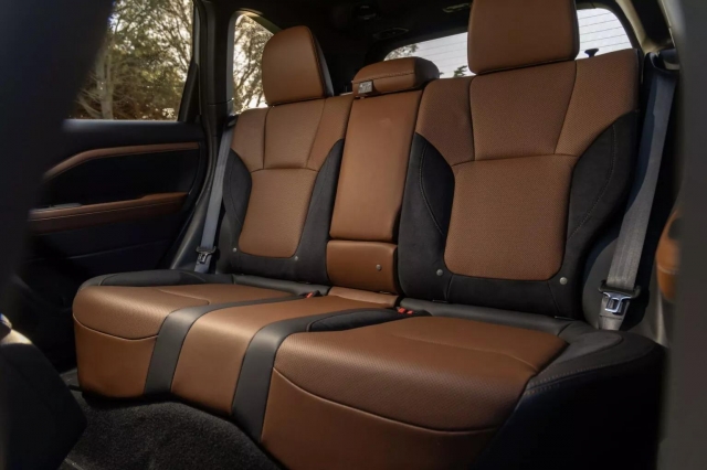 Thế hệ mới sắp 'lên kệ', Subaru Forester đời cũ bất ngờ 'bán chạy như tôm tươi' 438643
