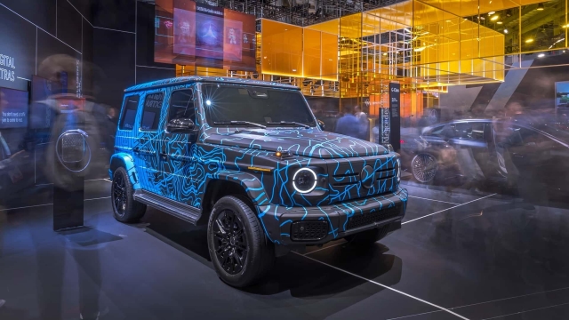 mercedes-benz-eqg-at-ces-3