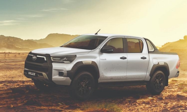 Toyota Hilux vươn lên mạnh mẽ, Ford Ranger vẫn là 'ông hoàng bán tải' 479834