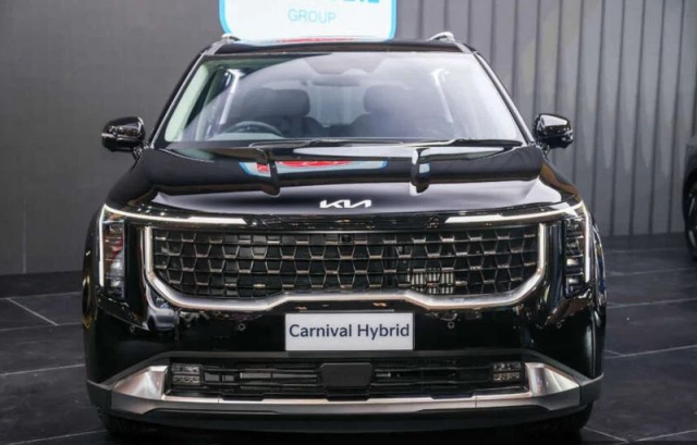 kia-carnival-hybrid-2025-1