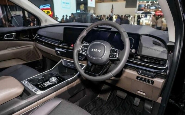 kia-carnival-hybrid-2025-3