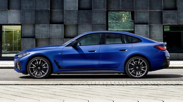 2022-BMW-i4-2048x1152