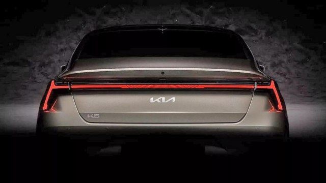 Kia K8 2025 'nhá hàng' thiết kế ngoại thất, mở đặt cọc ngay tuần sau 505533