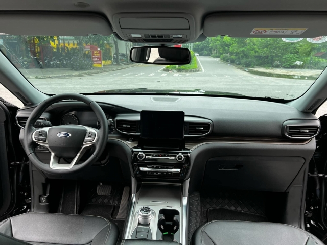 Bất ngờ giá chào bán của SUV 7 chỗ Ford Explorer 2021 sau 2 năm lăn bánh 507054