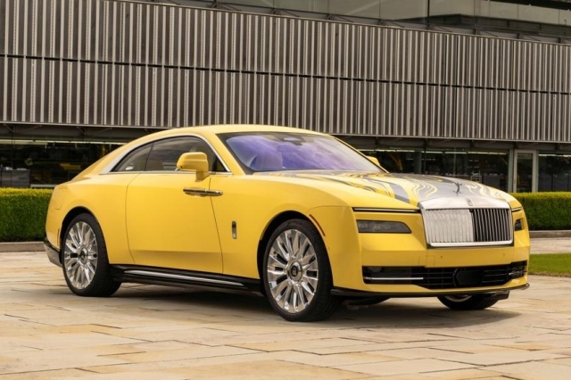 Rolls-Royce Spectre Semaphore - Phiên bản độc nhất với họa tiết trang trí 'không đụng hàng' 510457