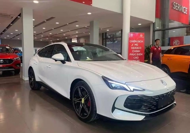 MG7 - đối thủ mới của Toyota Camry 'đổ bộ' đại lý trước ngày ra mắt Việt Nam 514183