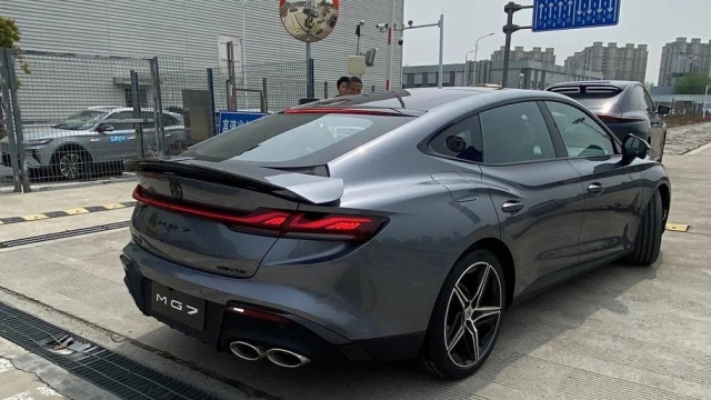 MG7 - đối thủ mới của Toyota Camry 'đổ bộ' đại lý trước ngày ra mắt Việt Nam 514188