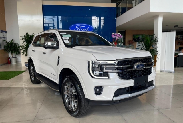 gia-xe-ford-everest
