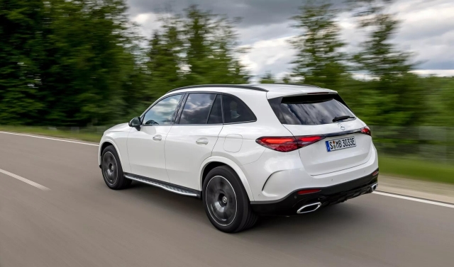 2025-Mercedes-GLC-350e-PHEV-823 (3)
