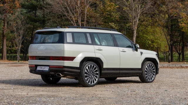 2024-hyundai-santa-fe-rear-three