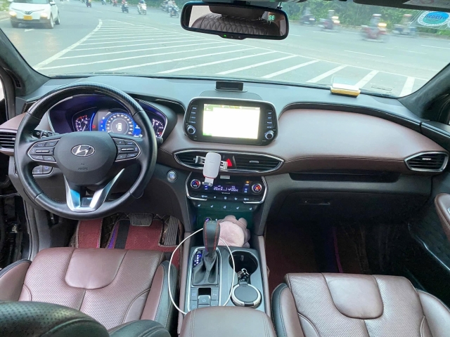 Lăn bánh 5 năm, Hyundai Santa Fe 2019 được chủ nhân rao bán lại với giá không ngờ 521027