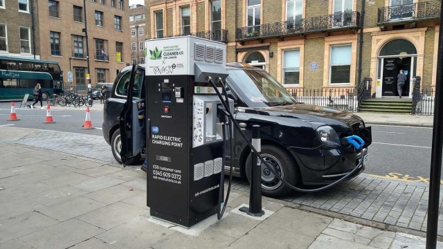 Electric_charging_point_Russell