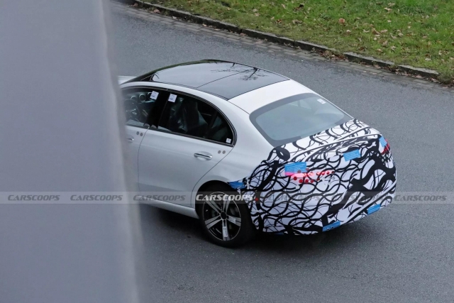 2026-Mercedes-Benz-C-Class-3