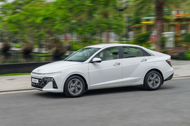 Vượt Vios và Accent, Honda City là sedan giá rẻ bán chạy nhất tháng 11 568252