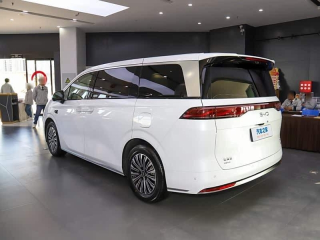 MPV hybrid BYD Xia chính thức ra mắt: Nội thất sang chảnh, tầm vận hành hơn 1000 km 580722