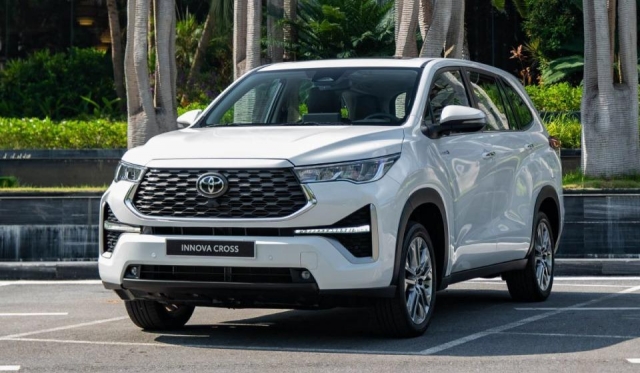 Xe hybrid tại Việt Nam: Khi Toyota một mình một ngựa 602750