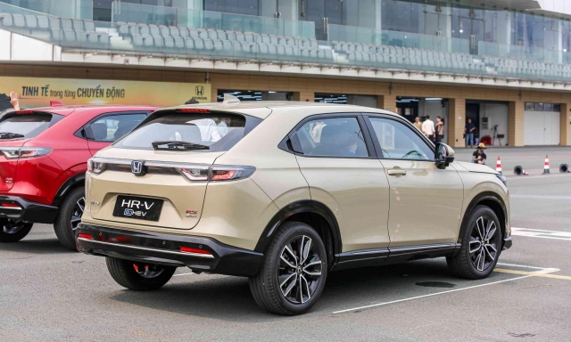 Xe xanh chiếm phần lớn trong loạt ô tô mới ra mắt Việt Nam trong tháng 4/2025 627612
