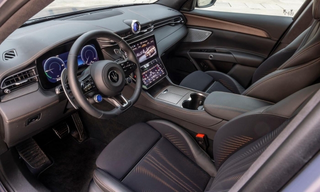 Maserati Grecale Folgore 3