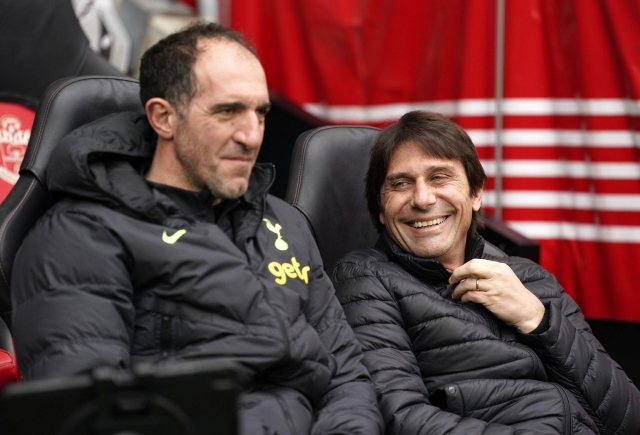tottenham-stellini-conte-1682381007.jpg