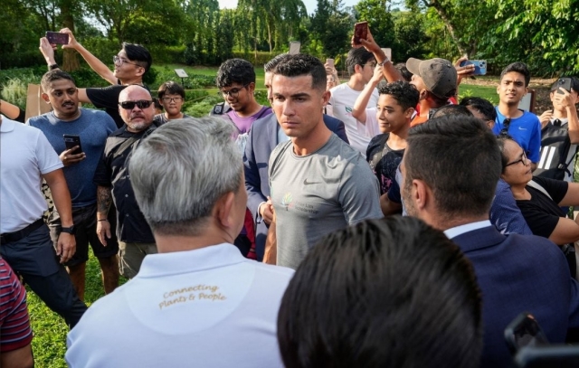 ronaldo-singapore-1-1685882020.jpg