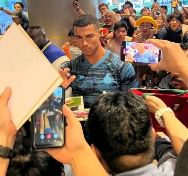 ronaldo-nhat-ban-al-nassr-1-1690169674.jpg
