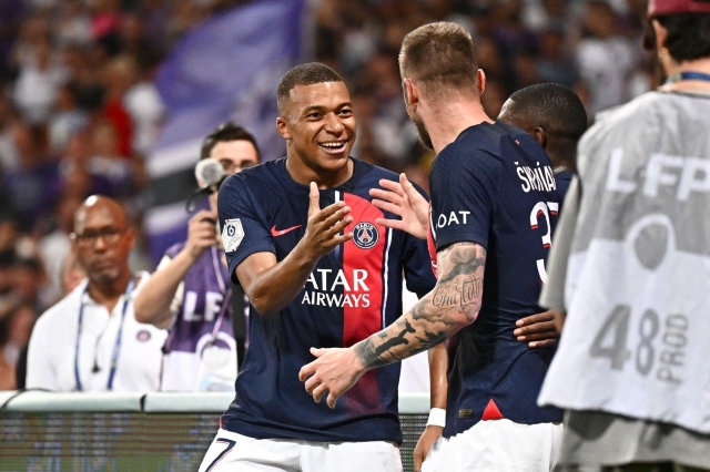 mbappe-tro-lai-psg-1692835010.jpg