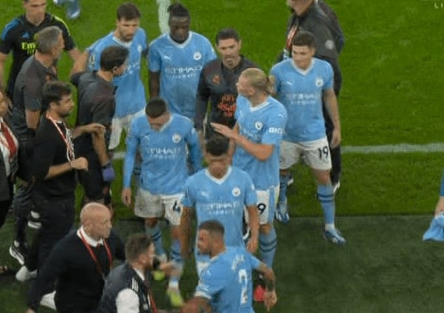 haaland-man-city-arsenal-1-1696812569.jpg