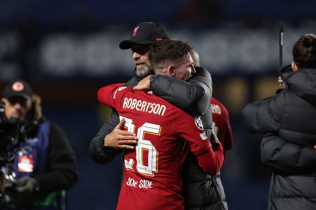 klopp-robertson-liverpool-1697815955.jpg